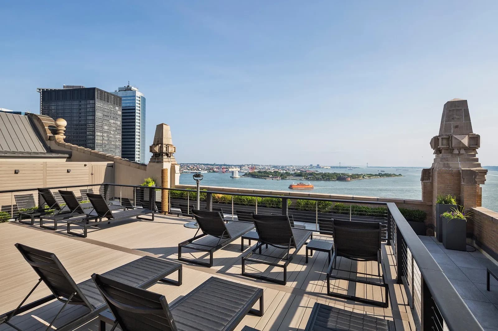 amenities-rooftopdeckday