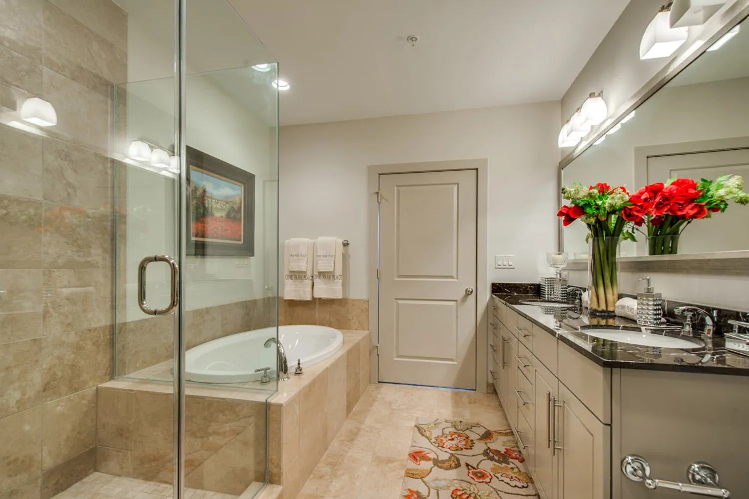 bathroom-doublevanitytub