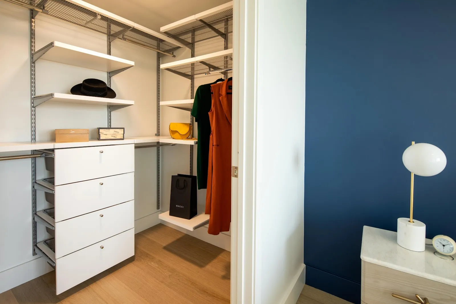 bedroom-closet