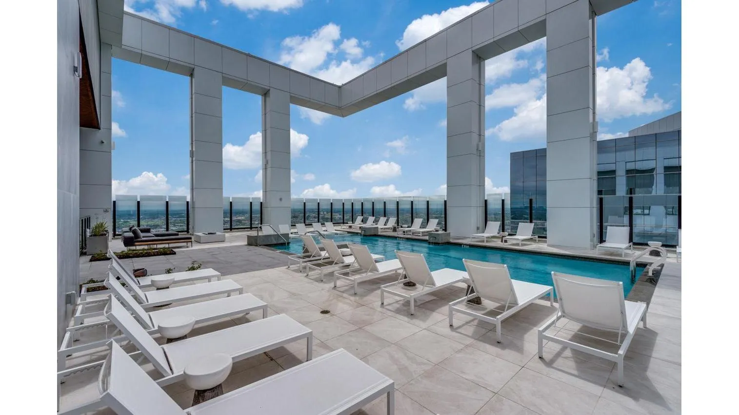 amenities-pool