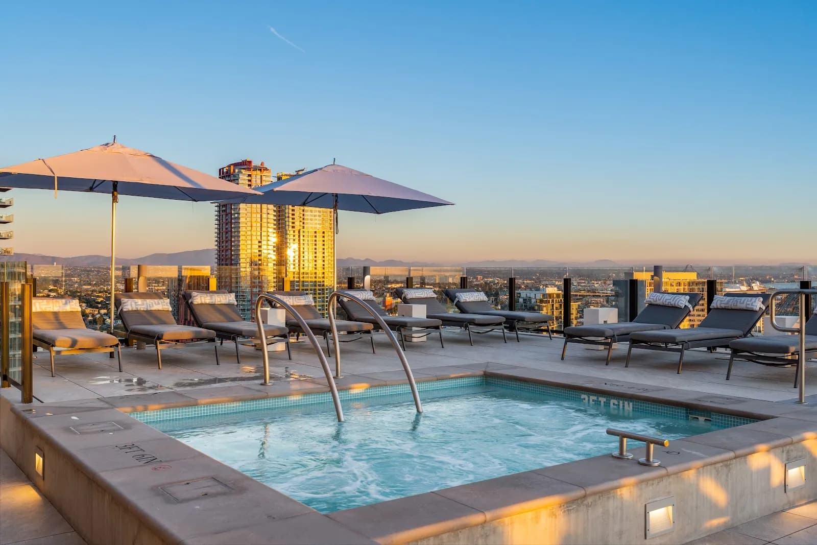 amenities-rooftopspa