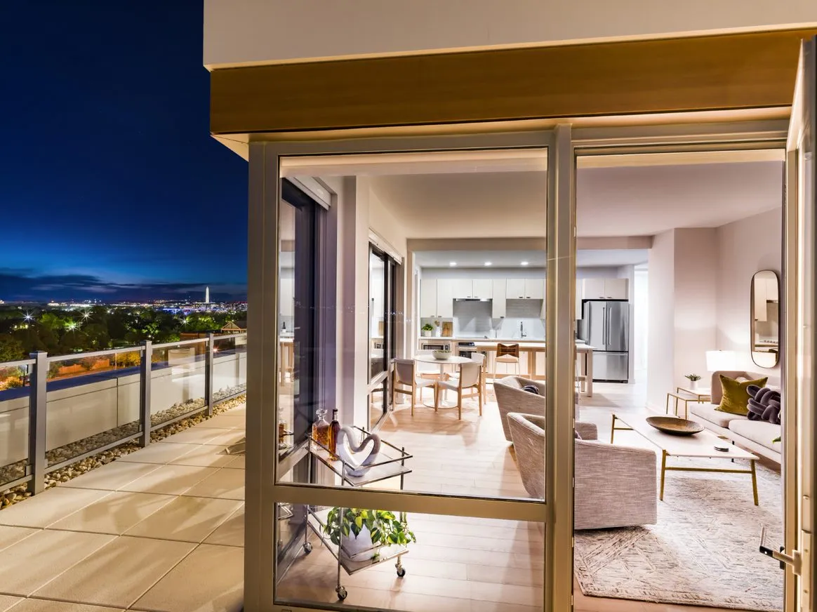 interior-nightpatio