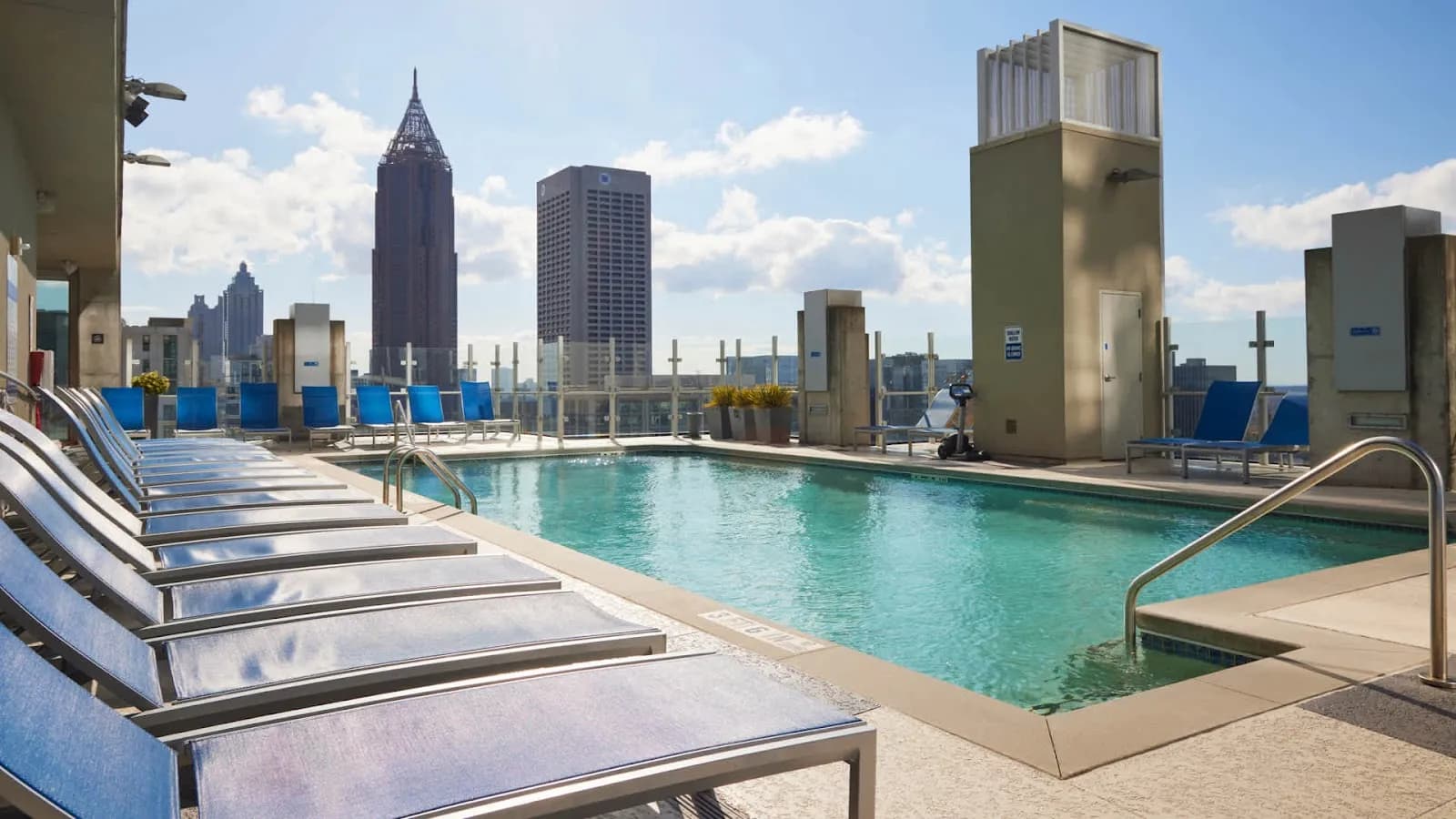 exterior-skylineview