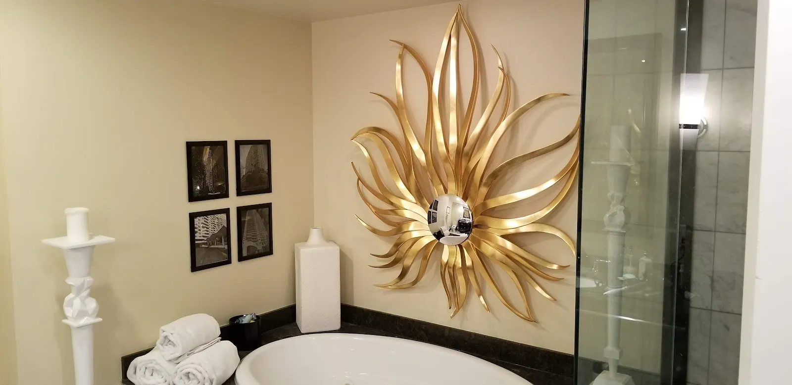 bathroom-bathtub