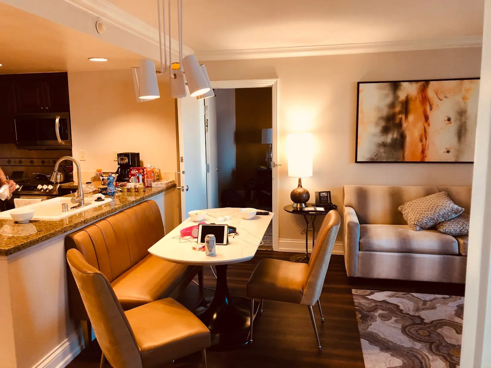 dining-breakfastnook