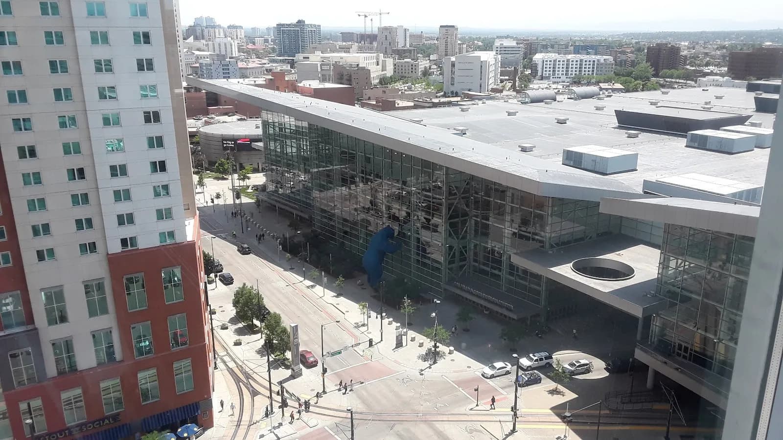 exterior-conventioncenterday