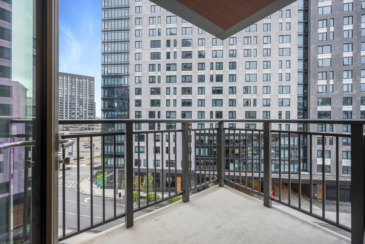 exterior-balconyview