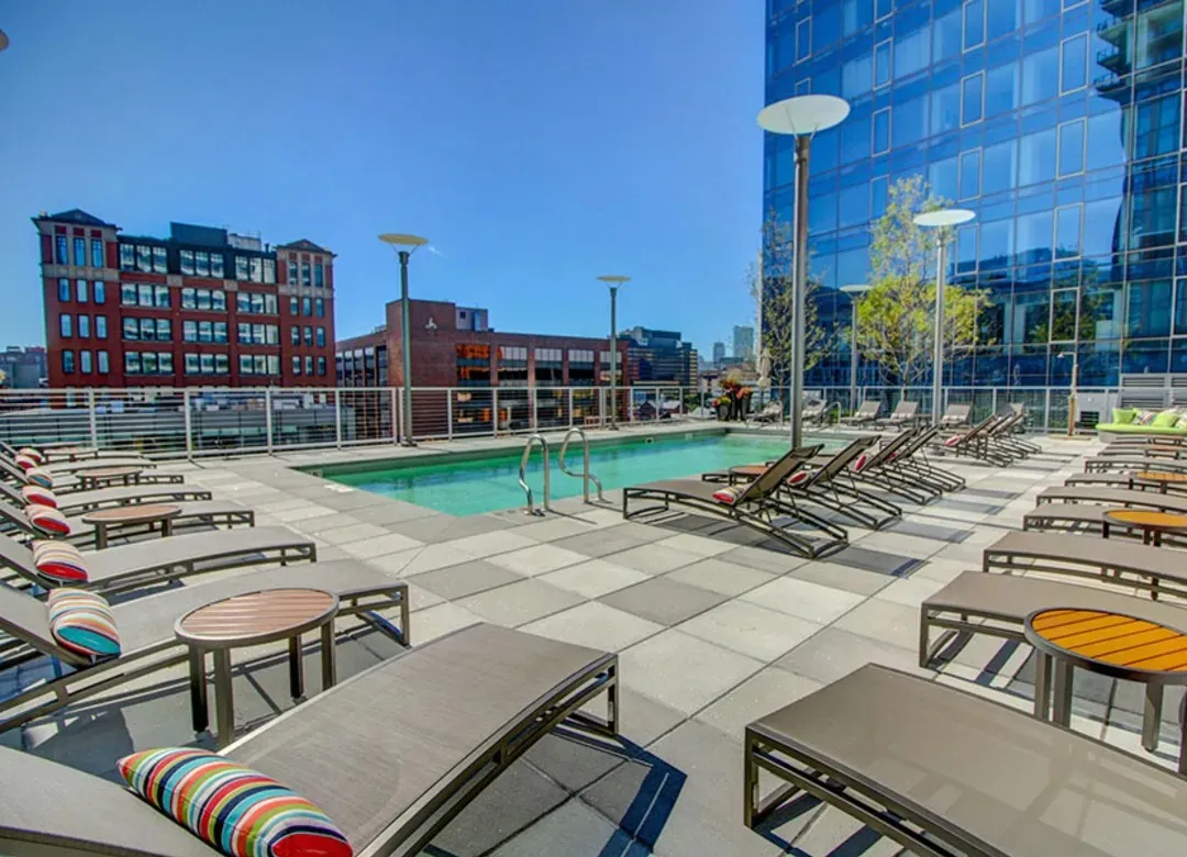 amenities-sundeckpool