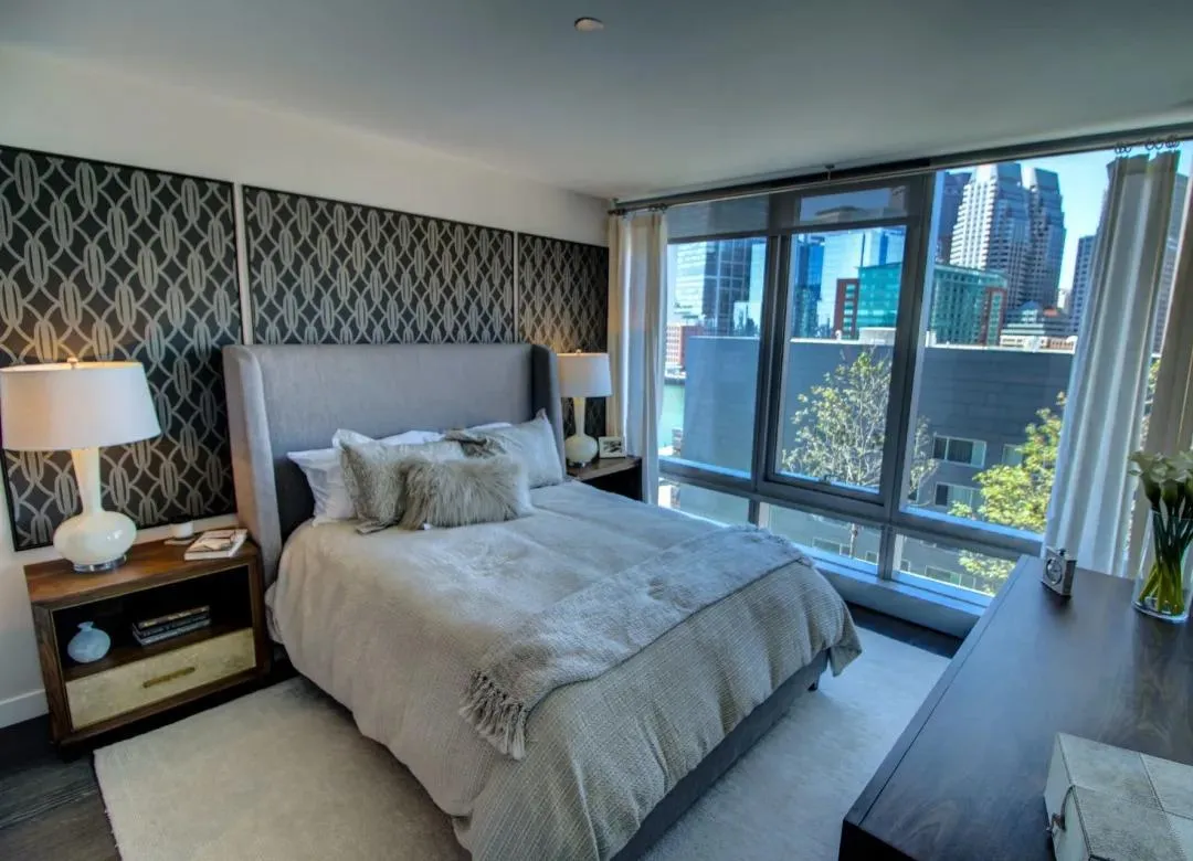 bedroom-queenbed