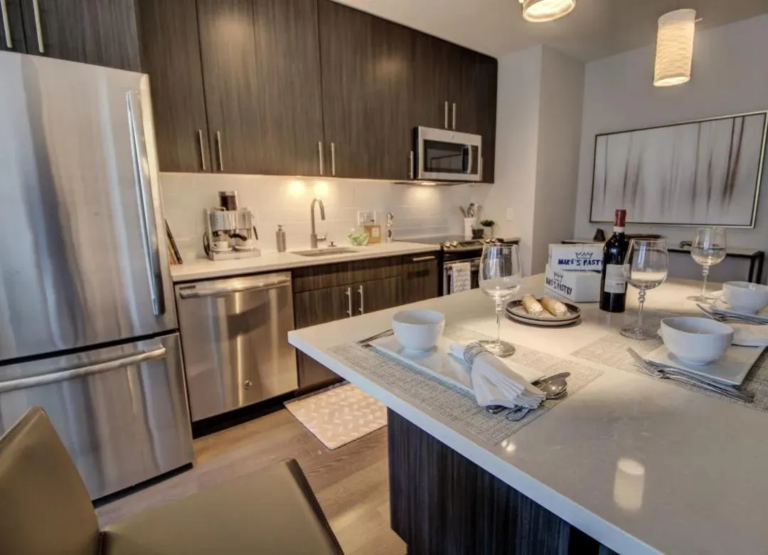 kitchen-darkislandkitchen