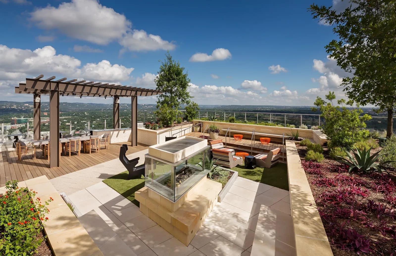amenities-rooftopterracefirepit
