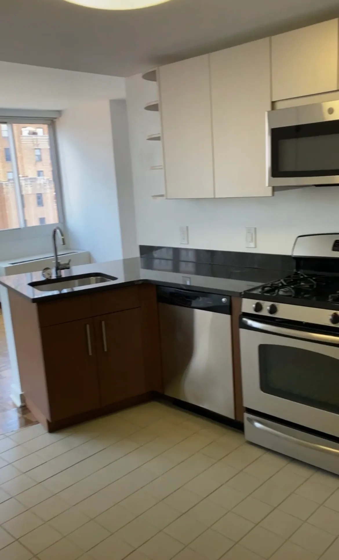 kitchen-compactwhitekitchen