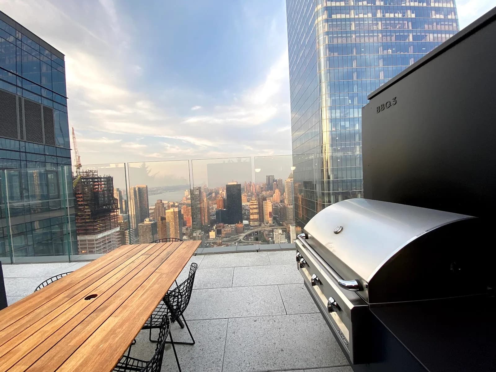 amenities-rooftopgrilldeck