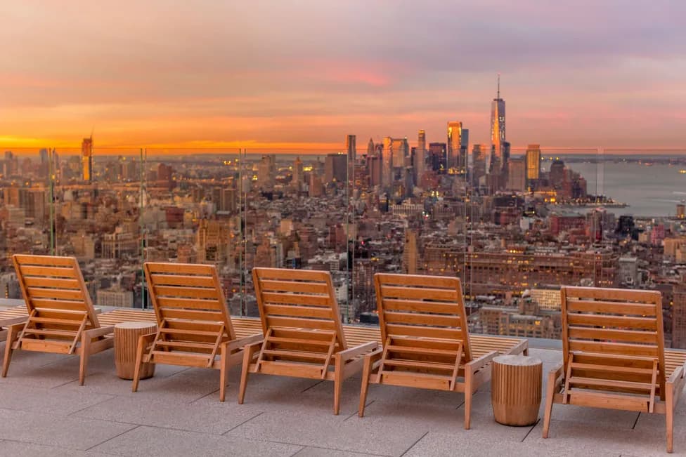 amenities-rooftoploungerssunset