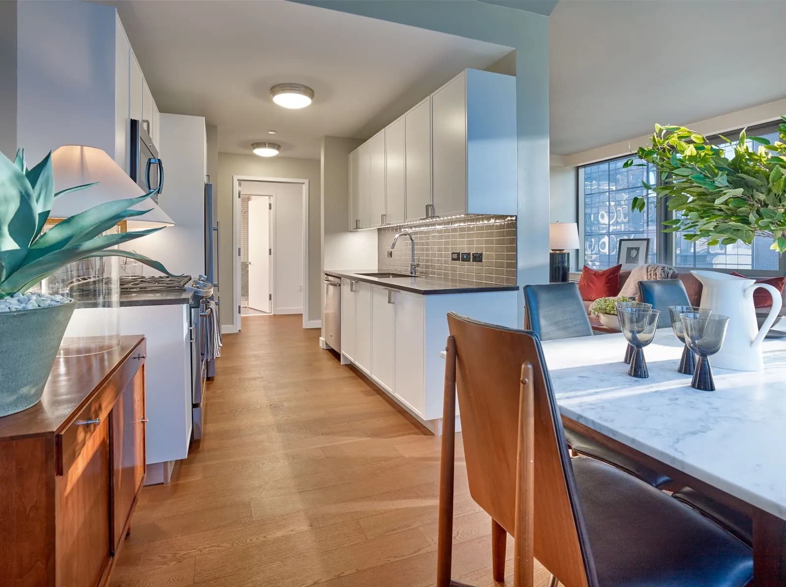 kitchen-galleykitchendining