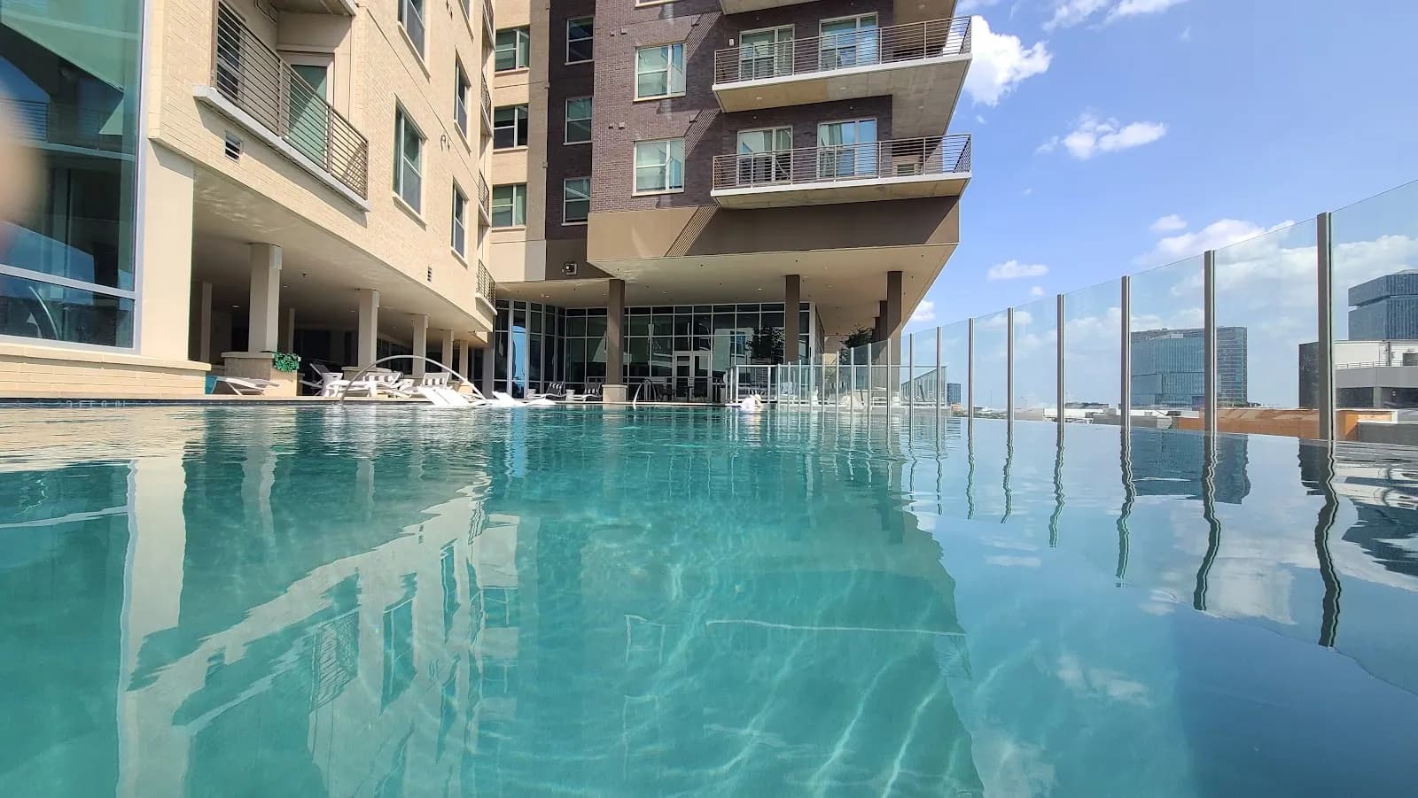 amenities-pool