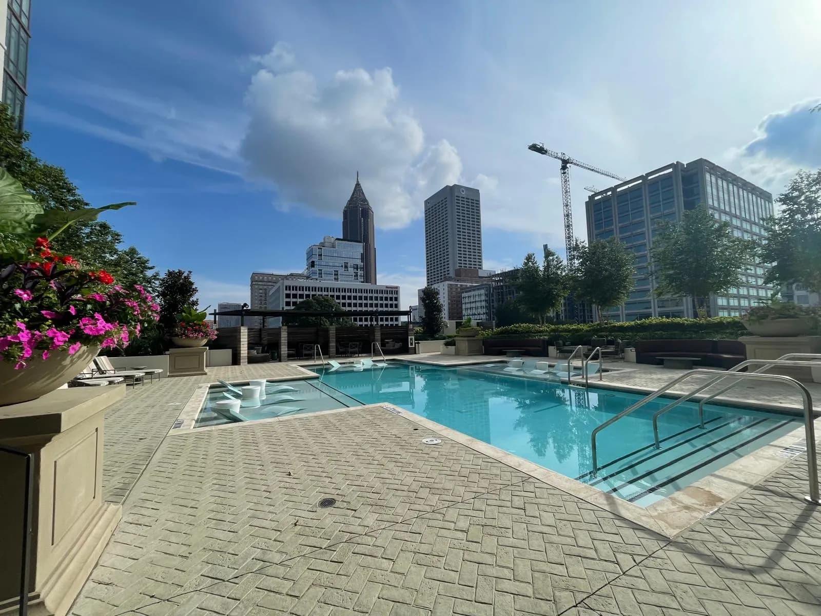 amenities-pool