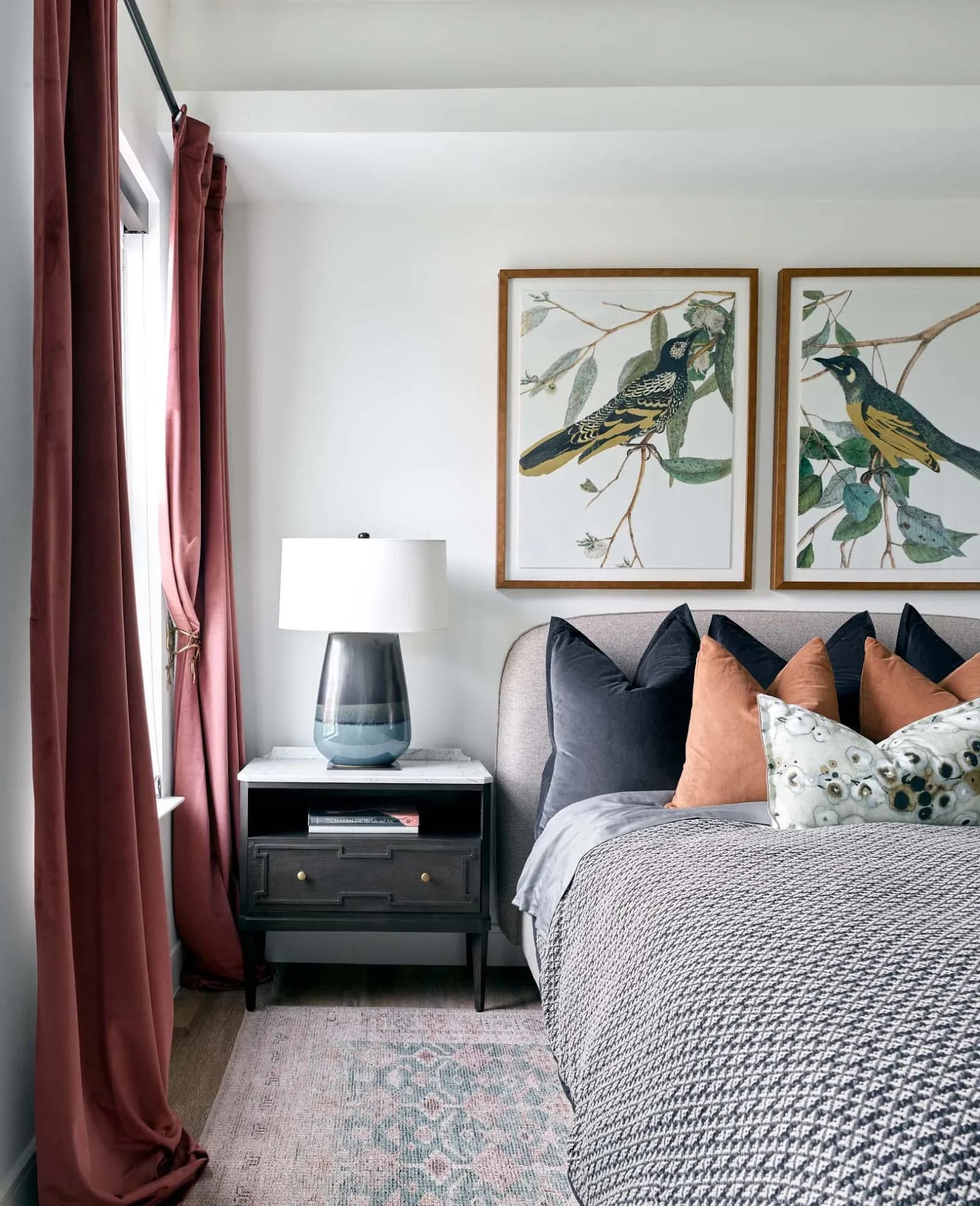 bedroom-bedside
