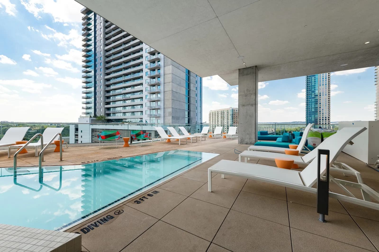 amenities-pool