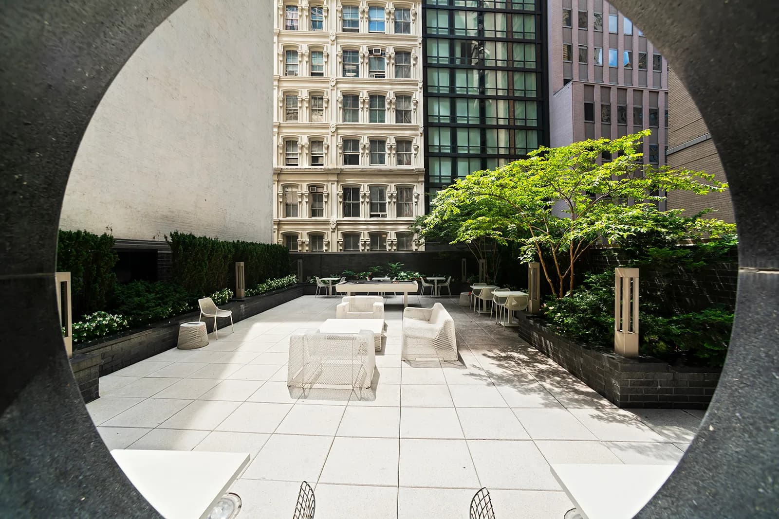 amenities-courtyard