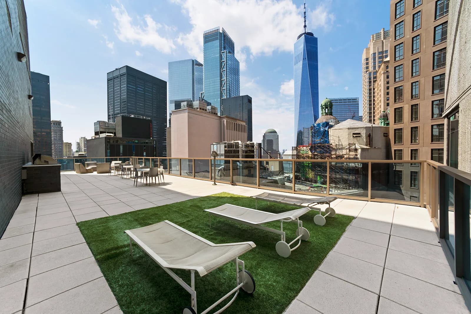 amenities-sundeck