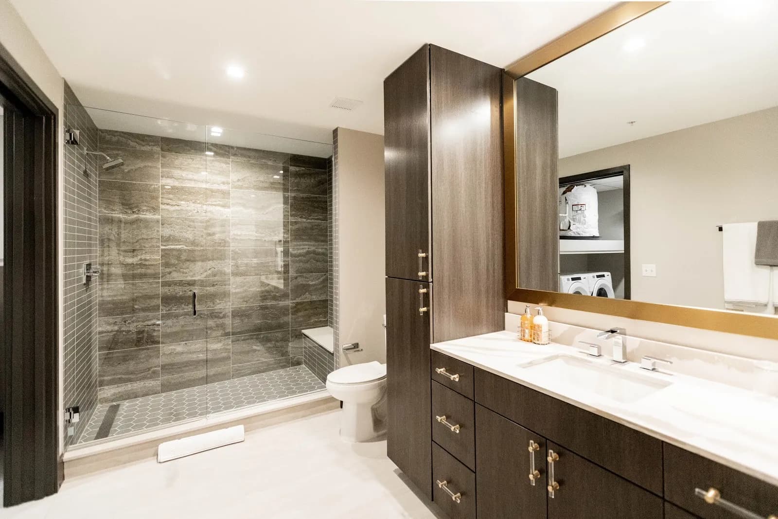 bathroom-glassshower