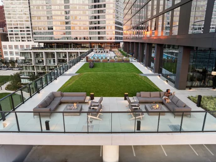 amenities-courtyardfirepits