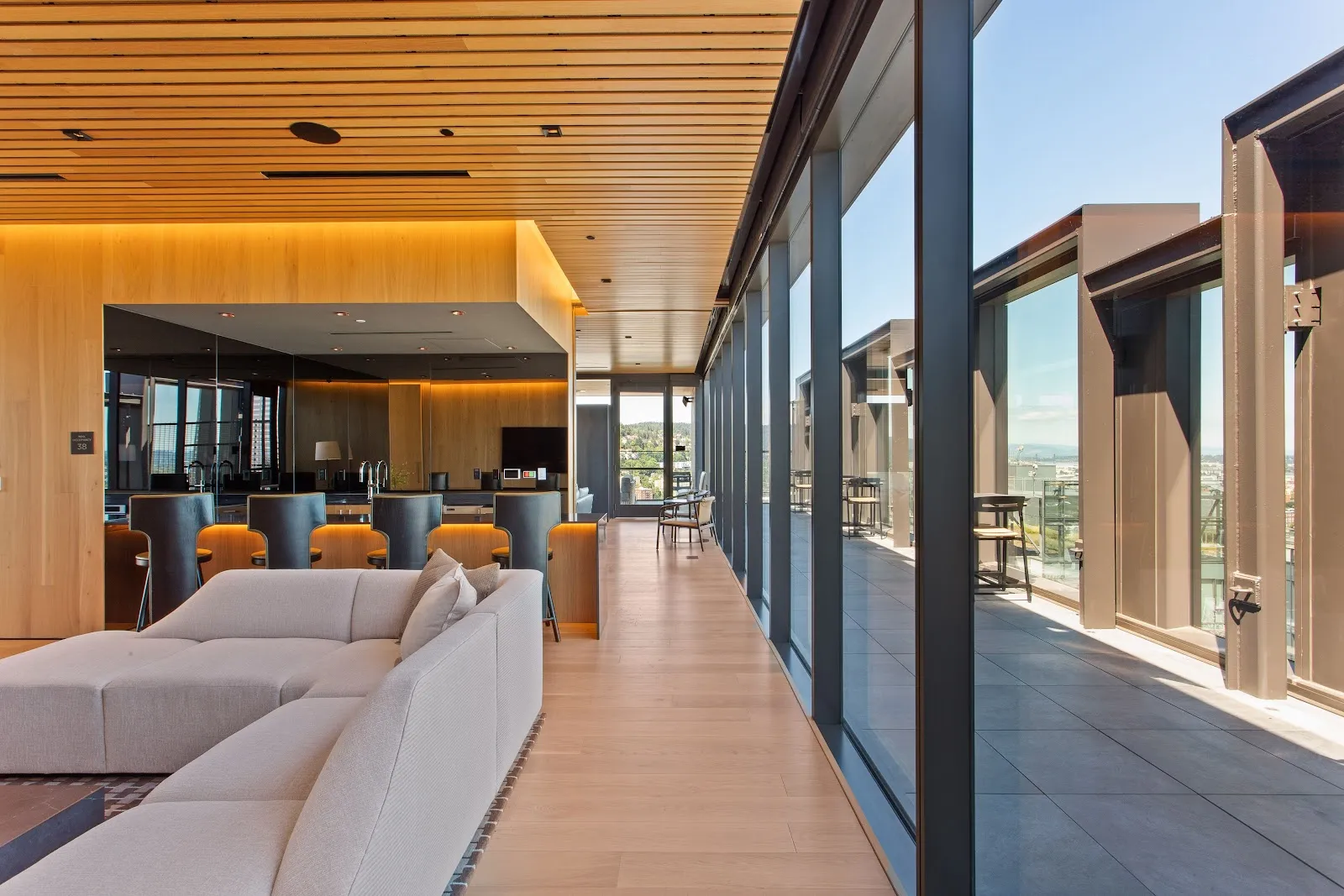 amenities-skylineclubroom