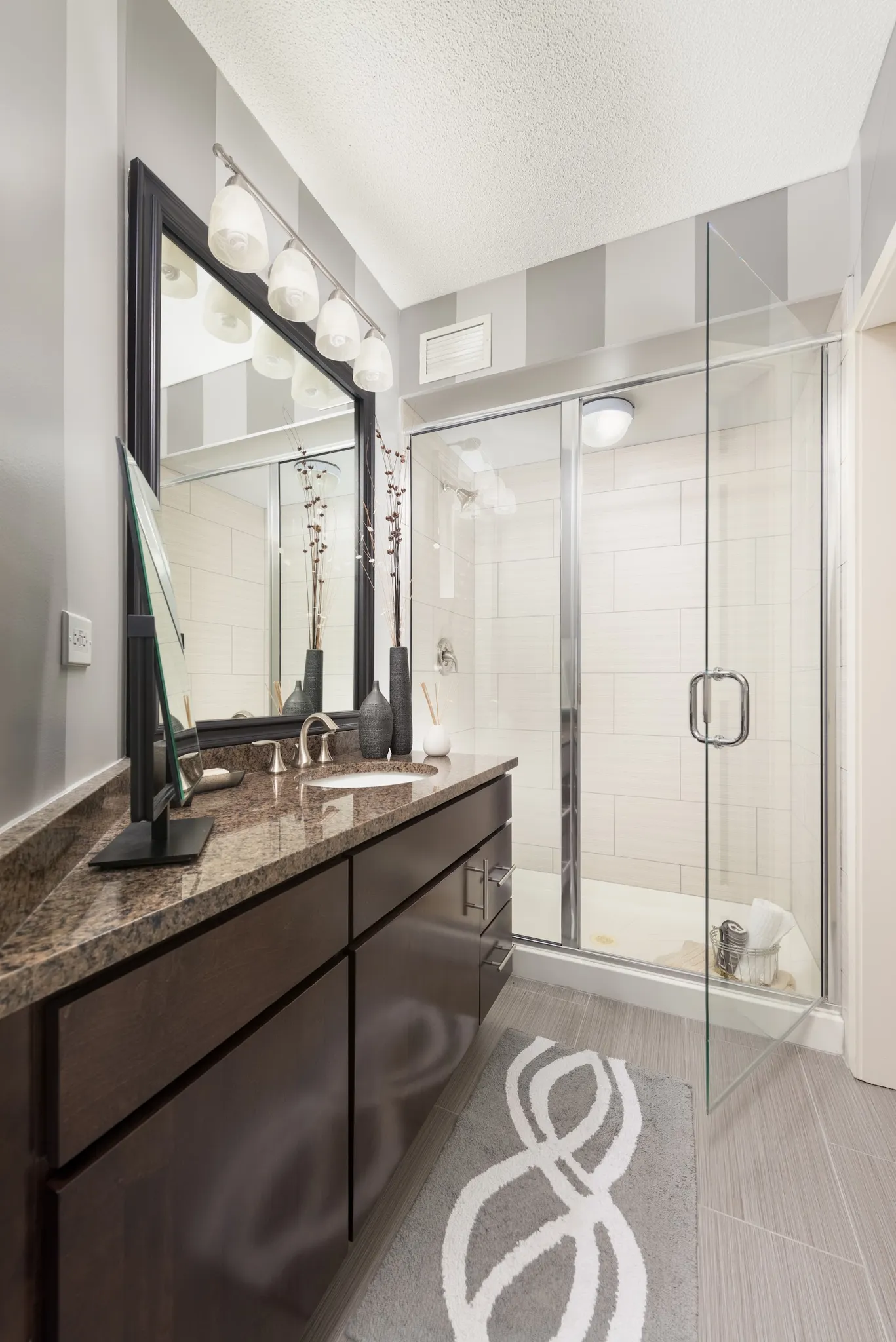 bathroom-glassshowerbath