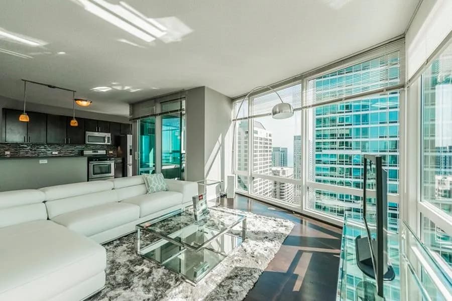 interior-livingroomcityview