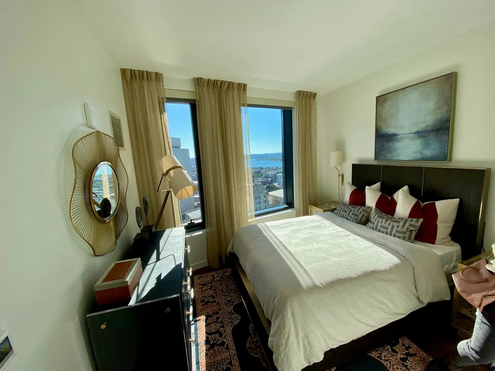 bedroom-stagedbedroomview