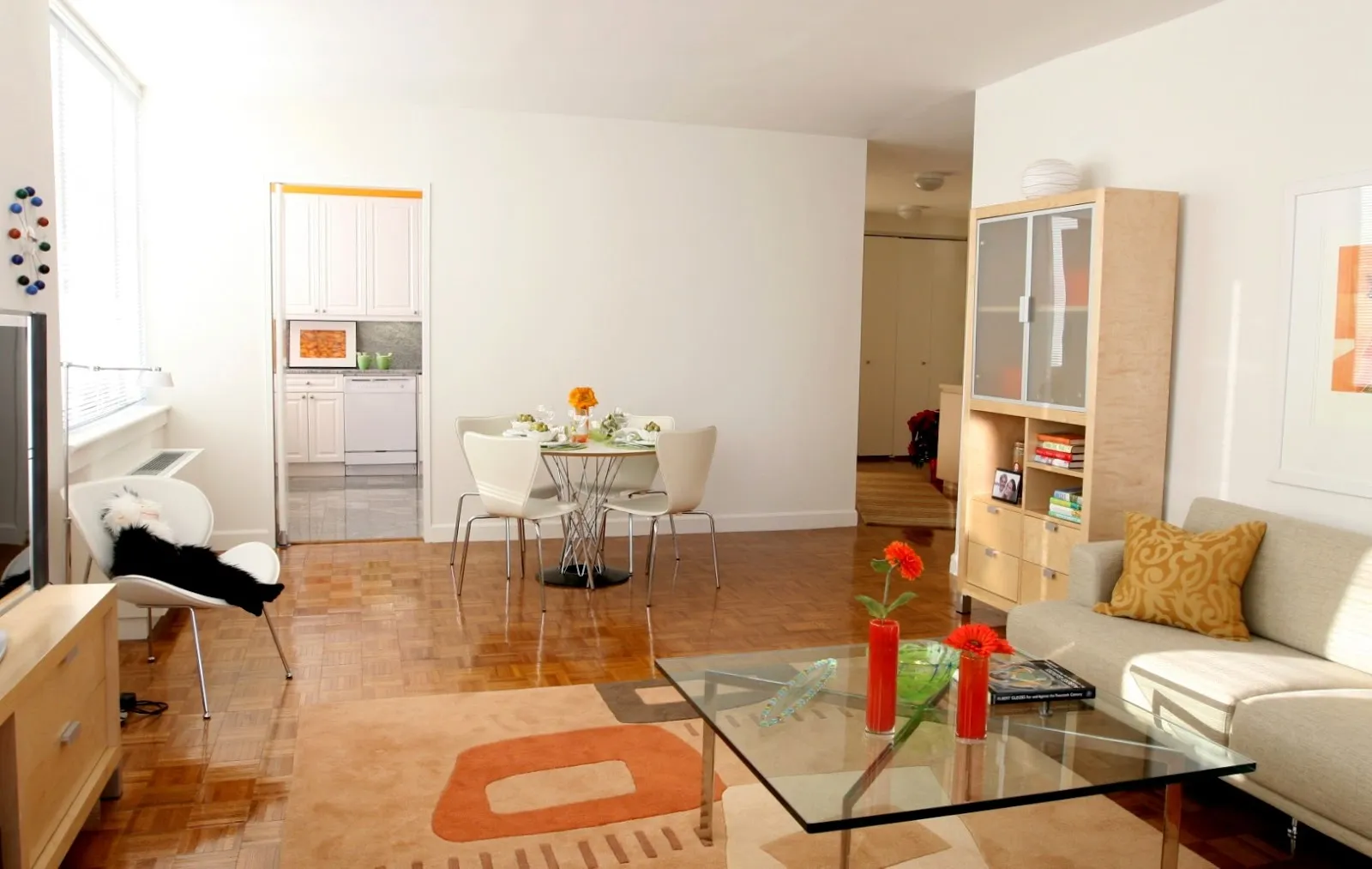 interior-sunlitlivingroom