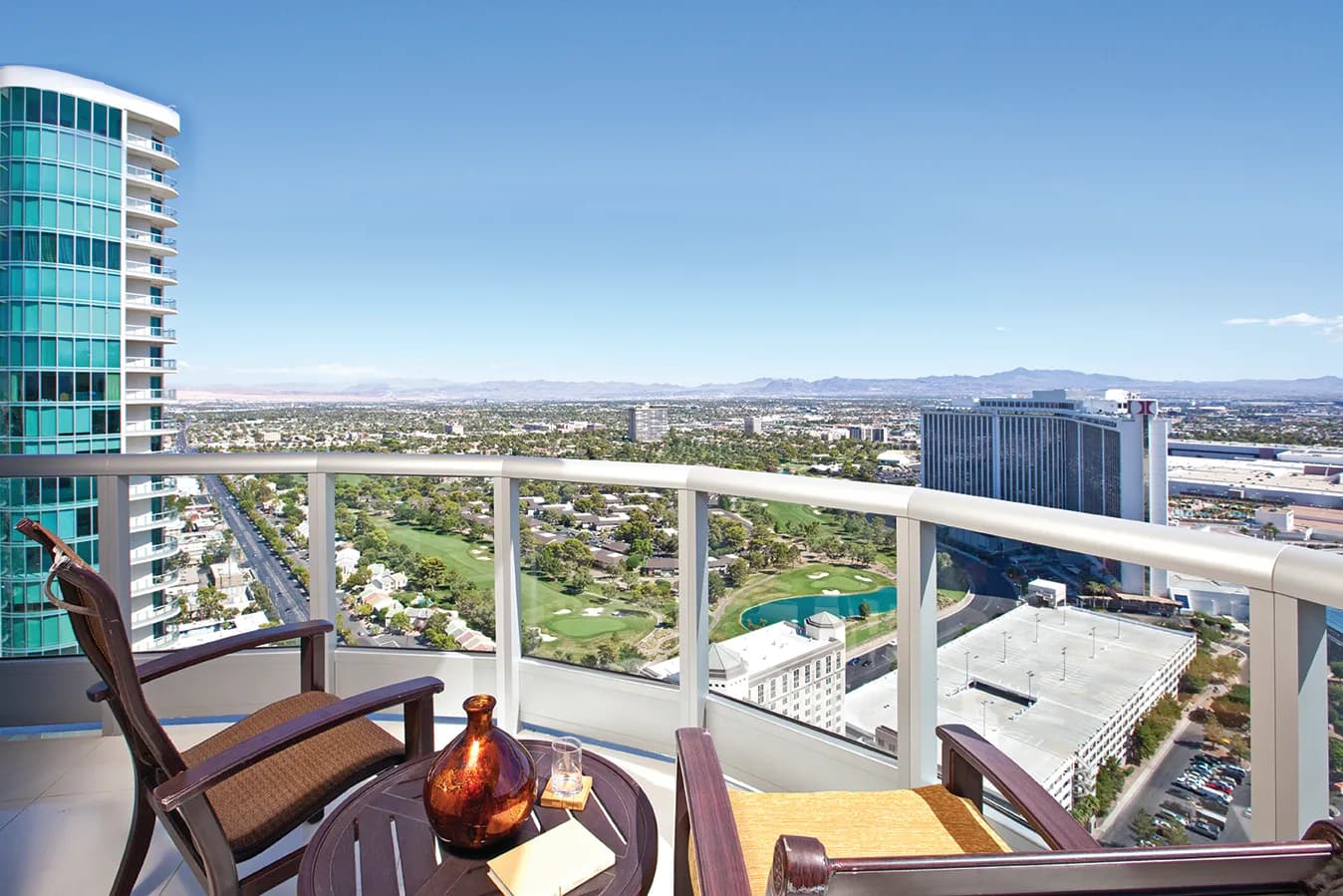 amenities-balconygolfview