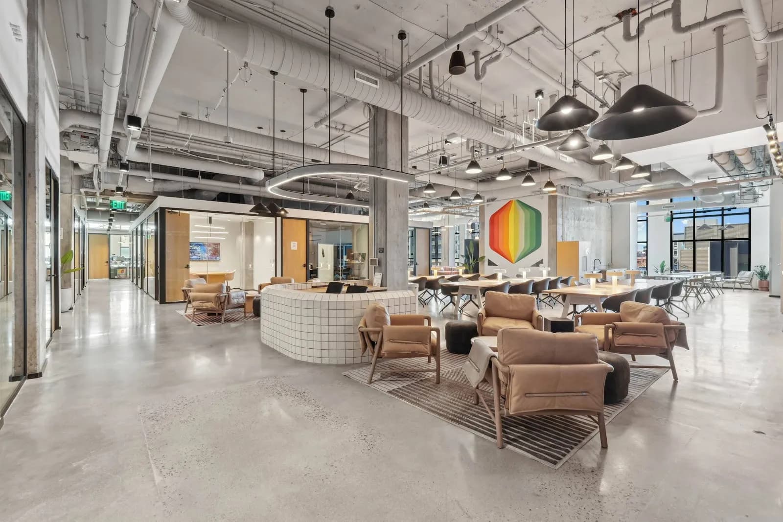 amenities-coworkinglounge