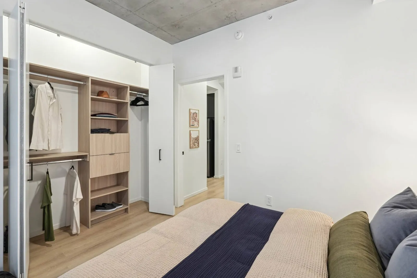 bedroom-closetbedroom