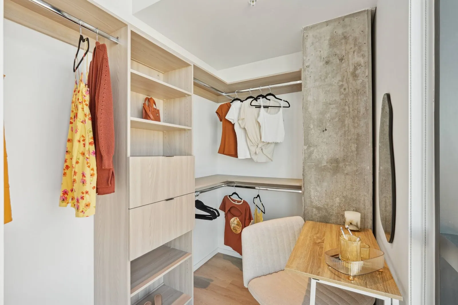 other-closetdesk