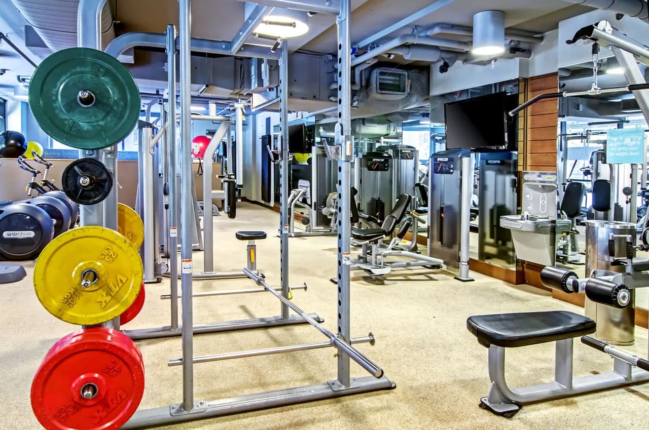 amenities-gymweights