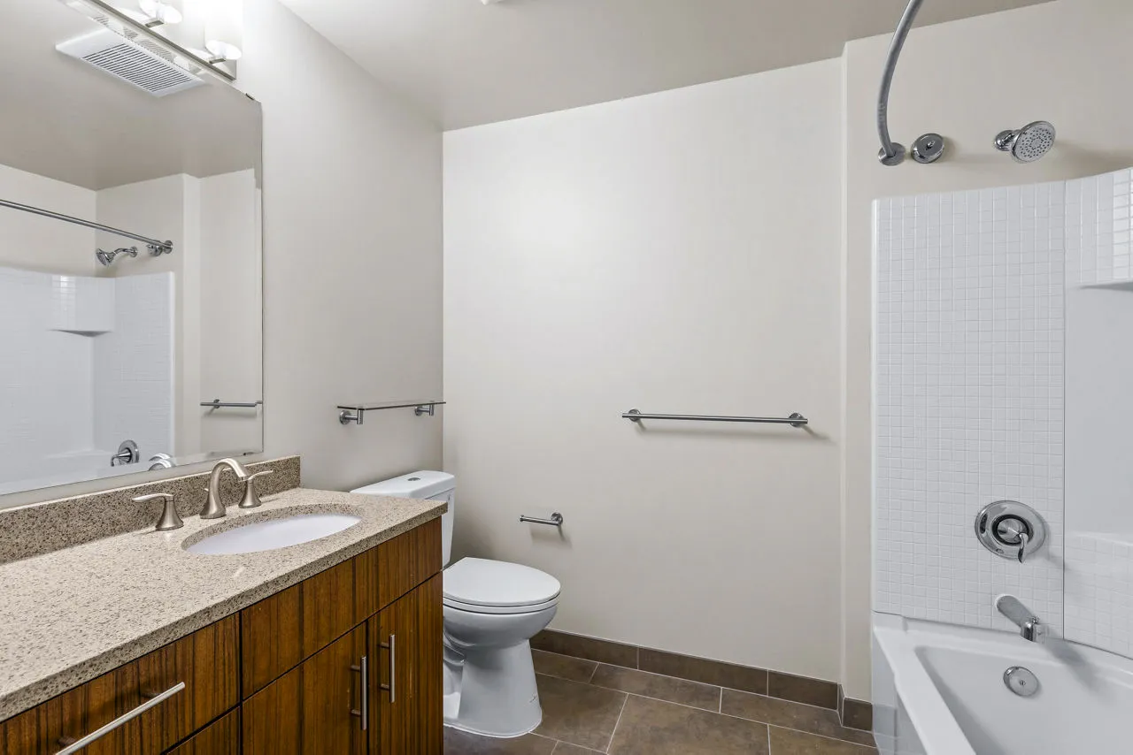 bathroom-bathtub
