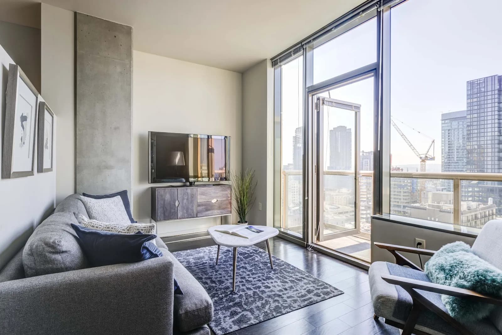 interior-balconyliving
