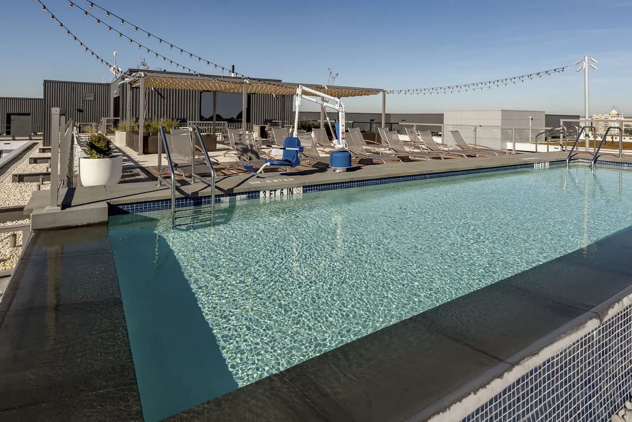 amenities-rooftoppool