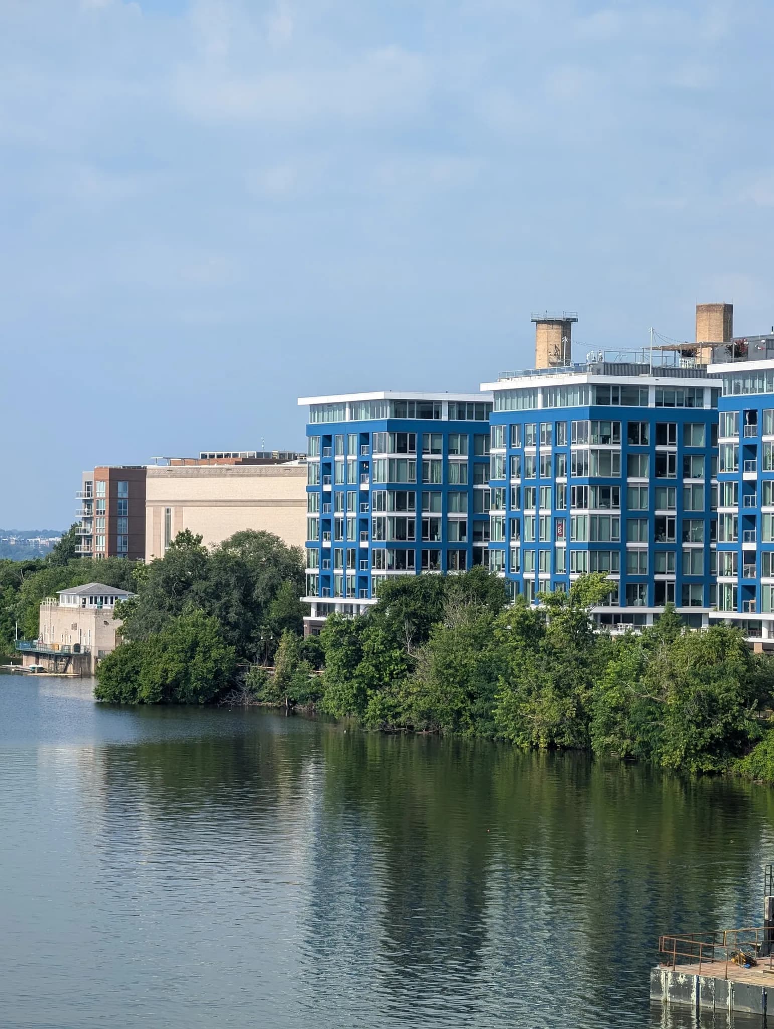 exterior-riverfrontview