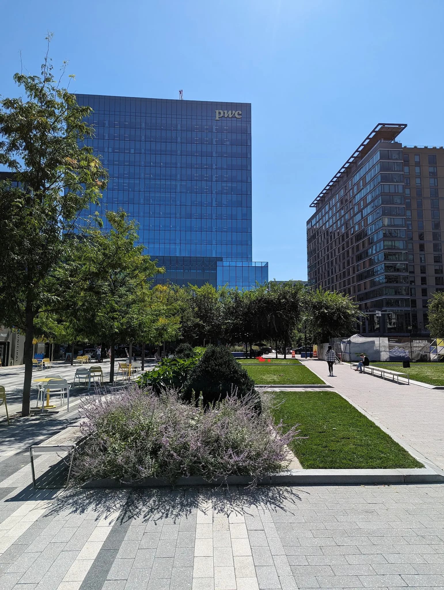 exterior-plaza