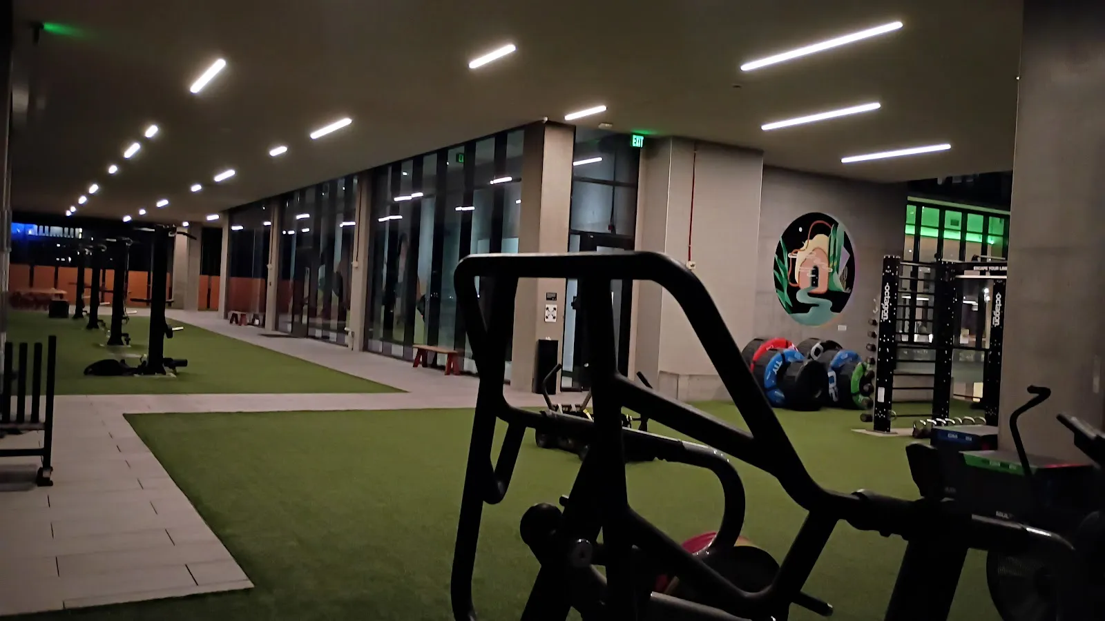 amenities-fitnessdeck
