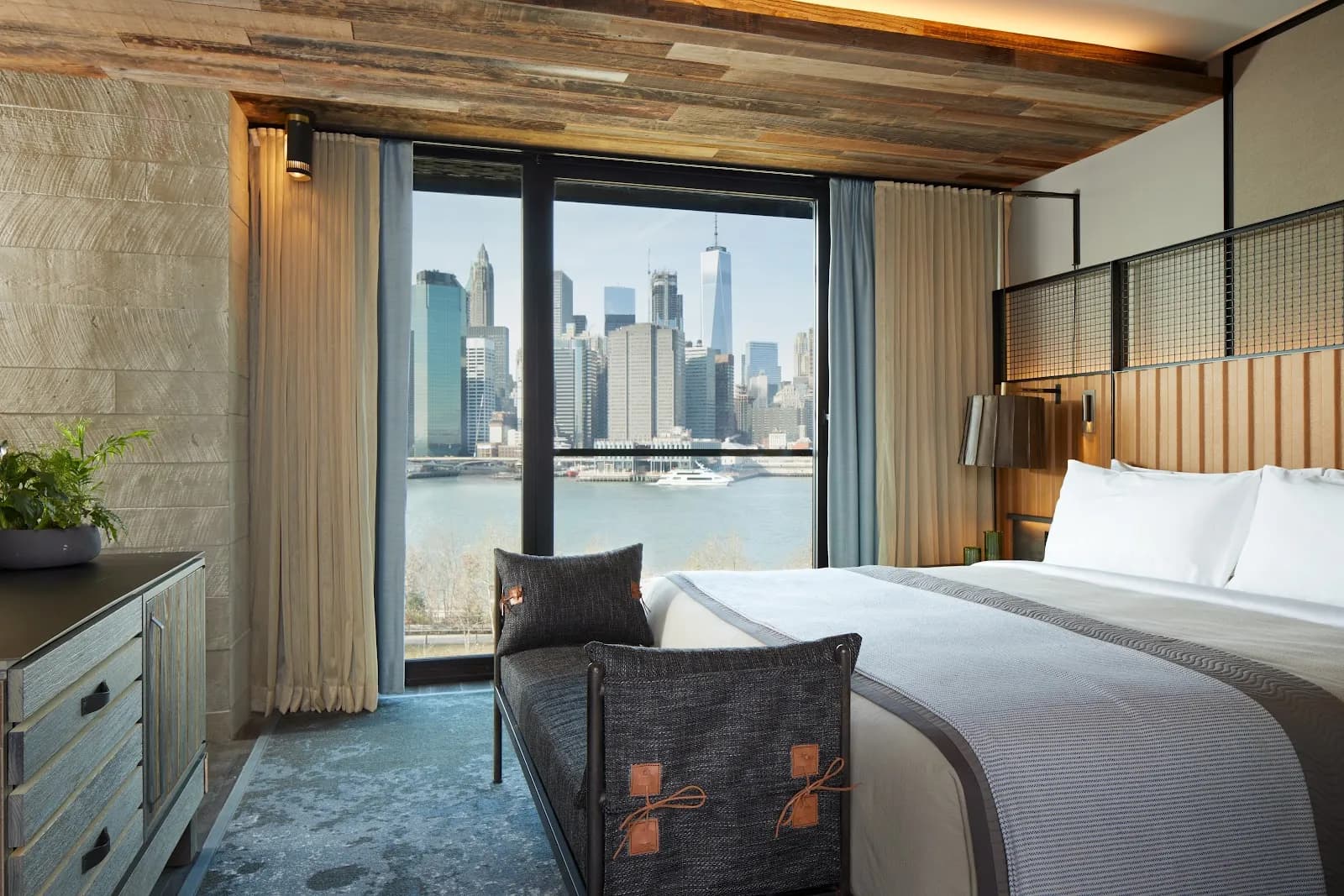 bedroom-cityview