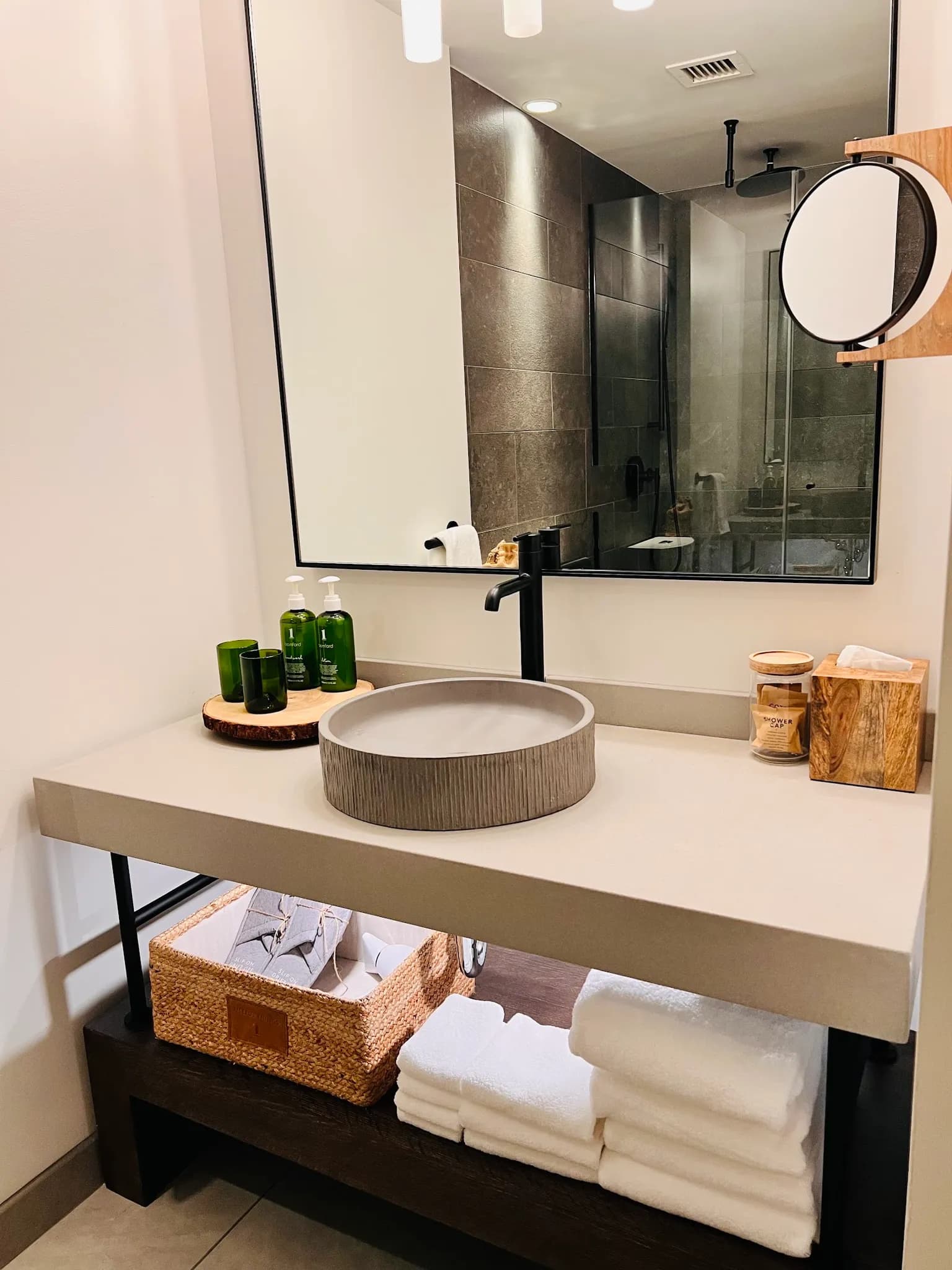 bathroom-vanity