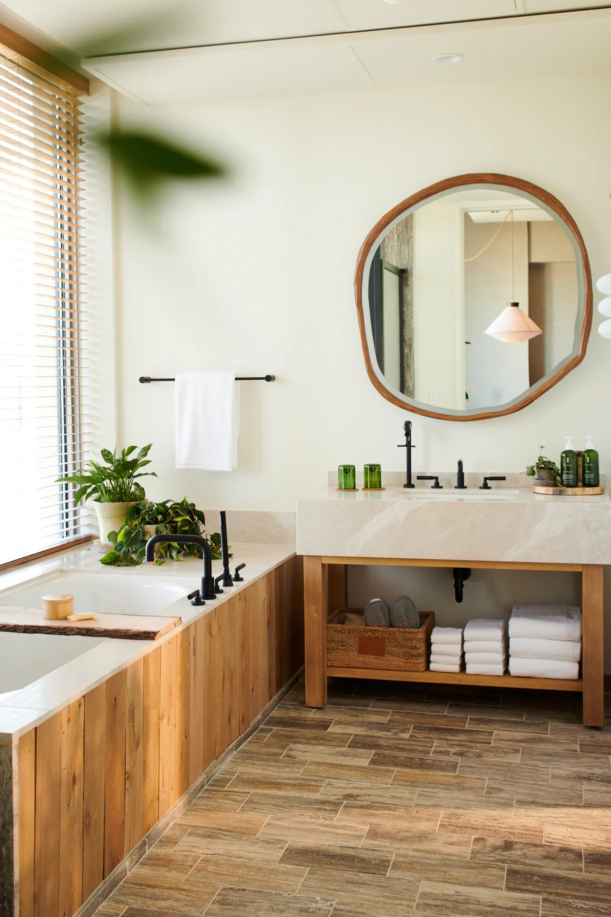 bathroom-vanity