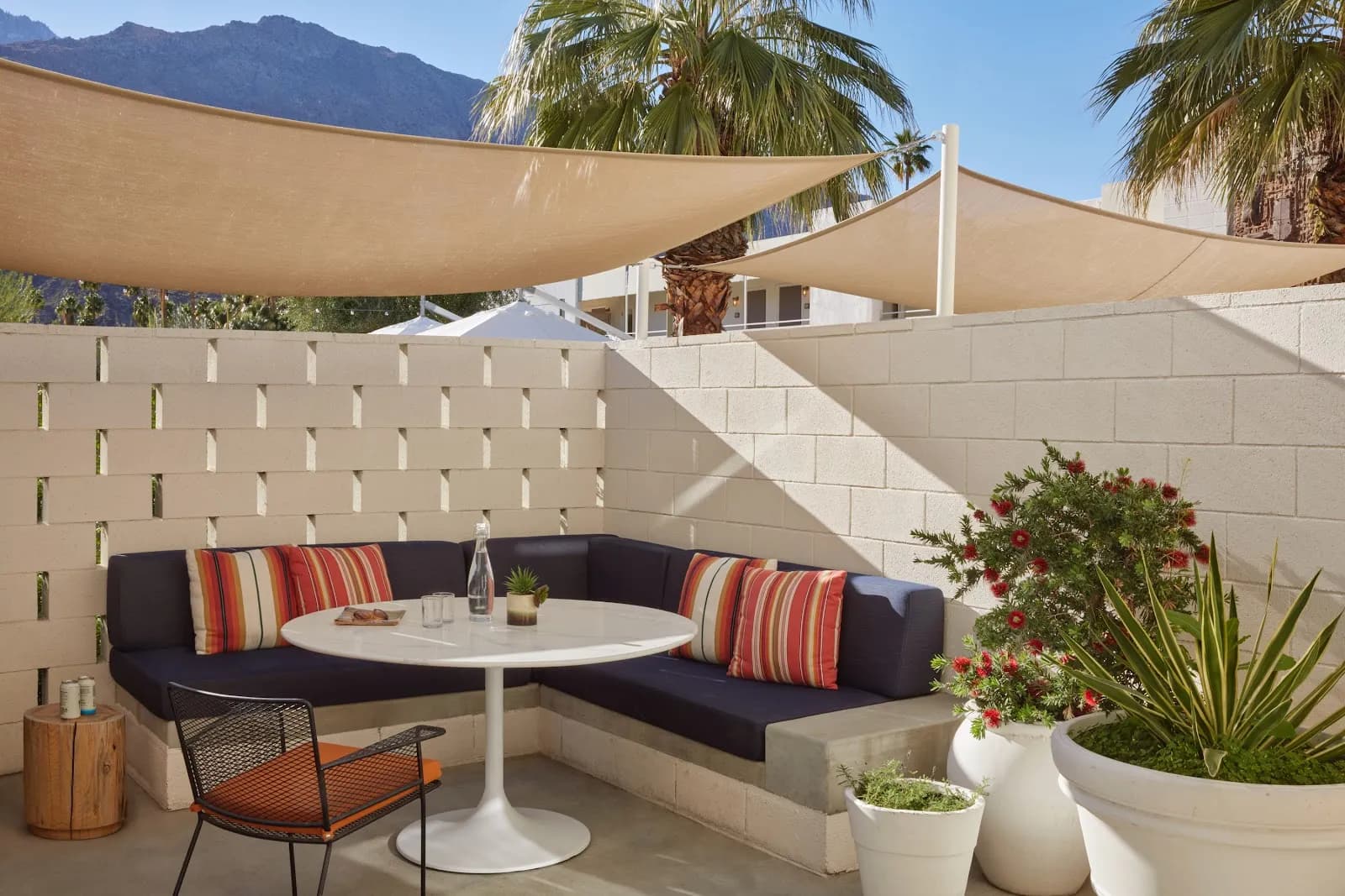 amenities-courtyard