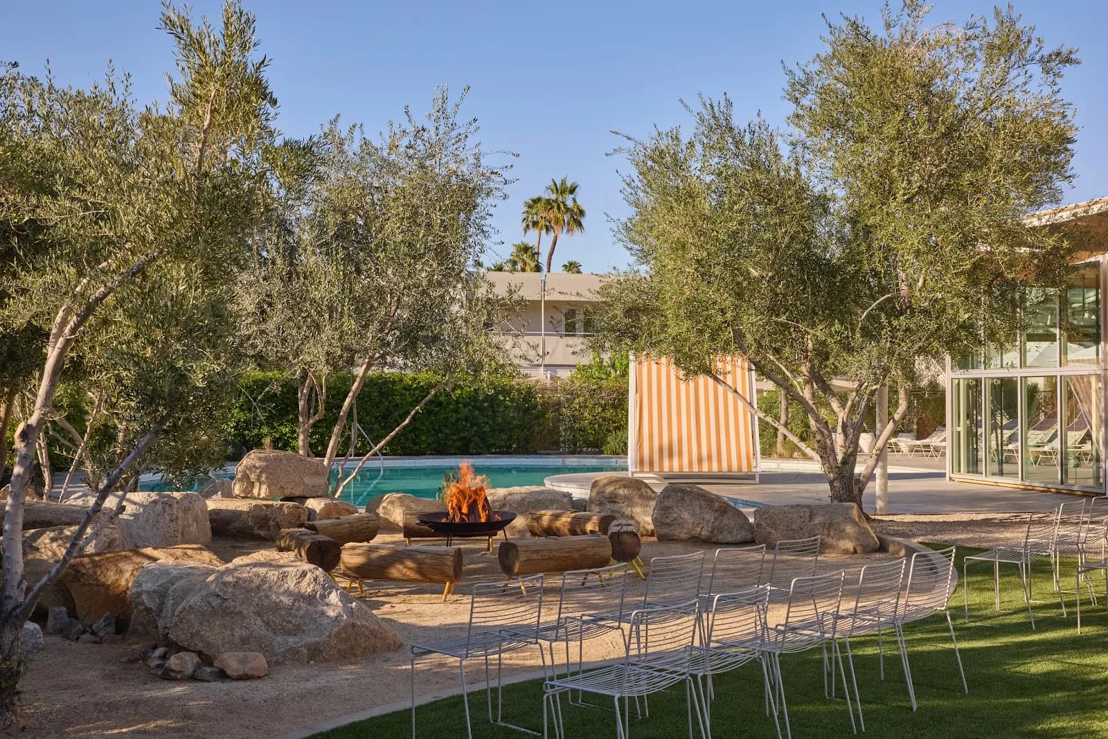 amenities-pool