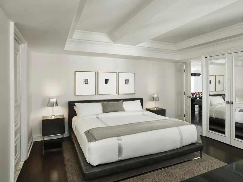 bedroom-kingbed-2