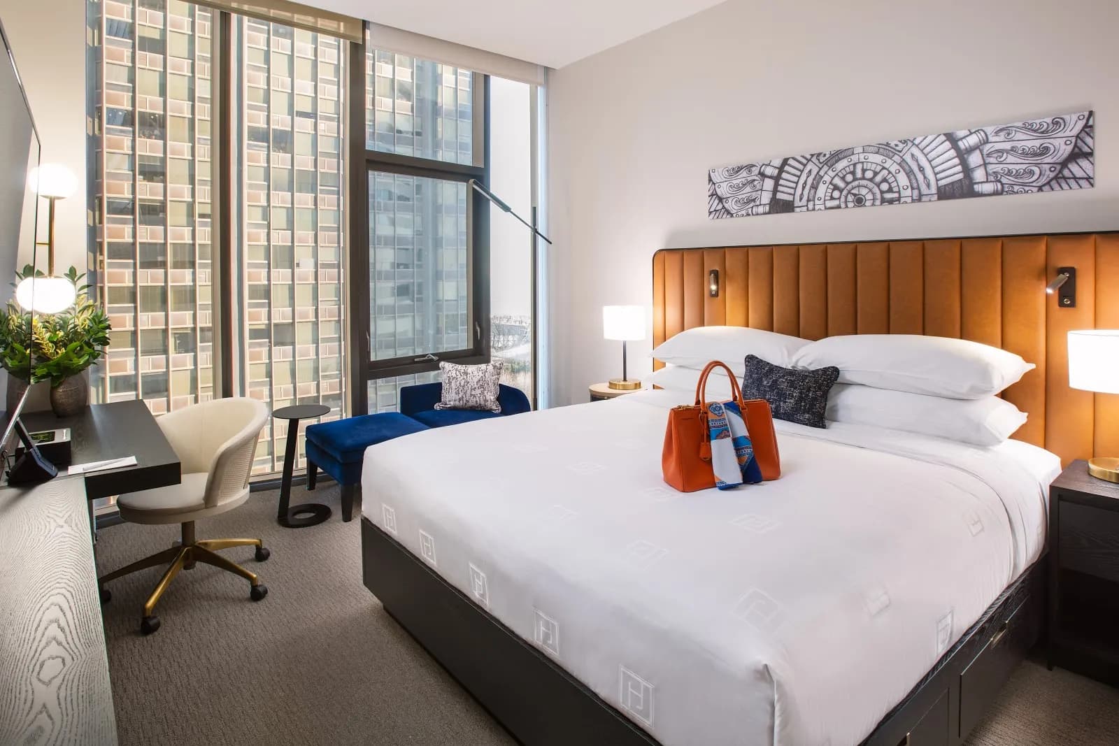 bedroom-kingbed